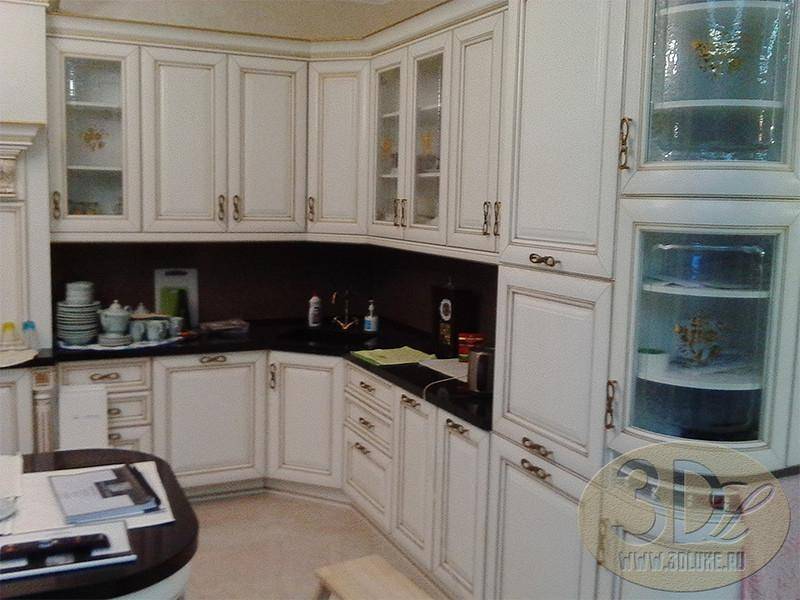 белая угловая кухня в Нижнекамске