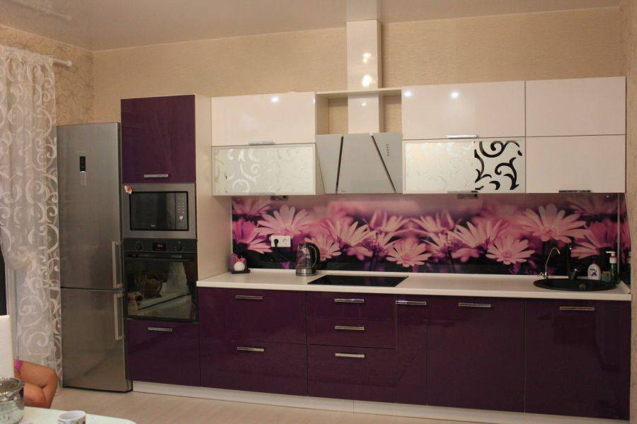 вместительная прямая кухня в Нижнекамске