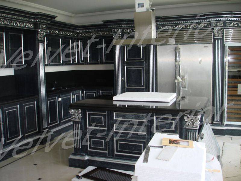 угловая кухня с островом в Нижнекамске