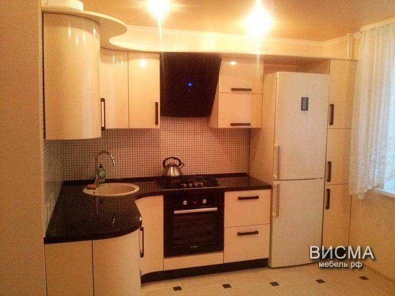 кухня угловая с гнутыми фасадами в Нижнекамске