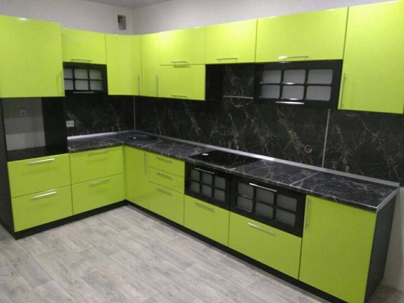 зеленый кухонный гарнитур в Нижнекамске
