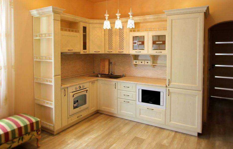 угловая кухня из массива дерева в Нижнекамске