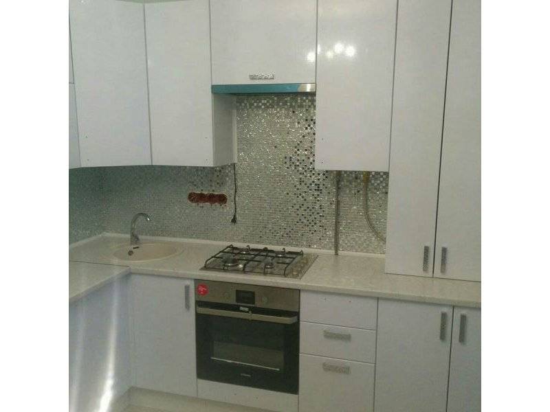 угловая кухня небольшая в Нижнекамске