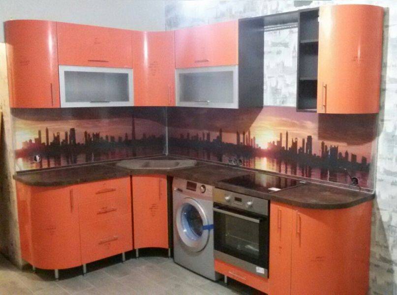 угловая кухня с радиусными фасадами мдф в Нижнекамске