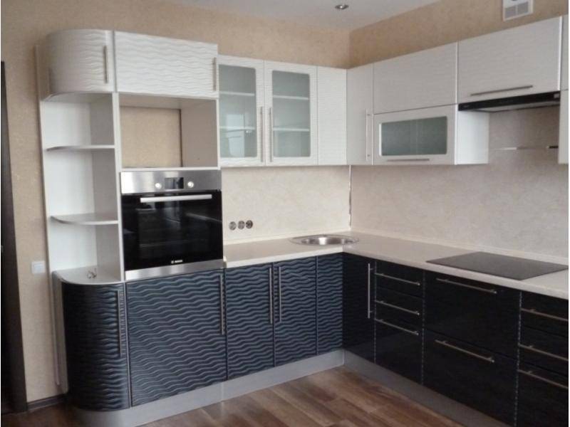 угловая кухня с фрезеровкой 3д в Нижнекамске