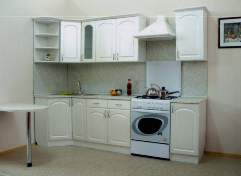 угловая белая кухня в Нижнекамске