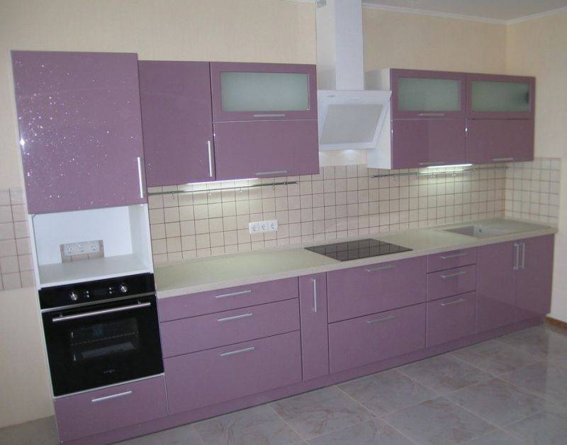 кухня со встроенной бытовой техникой в Нижнекамске