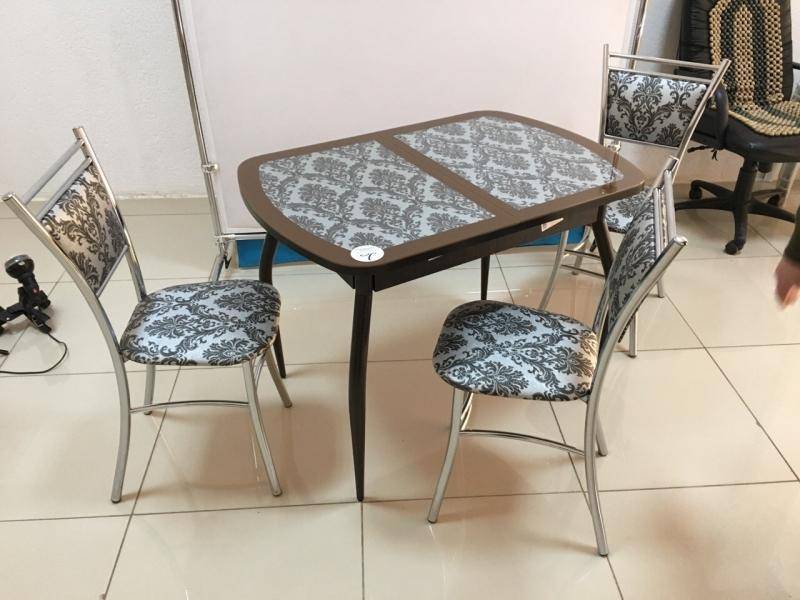 стол сатурн со столешницей оракал + кожа и стулья дива-мт в Нижнекамске