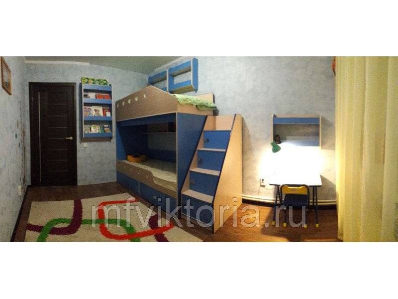 двухэтажная кровать с полками в Нижнекамске