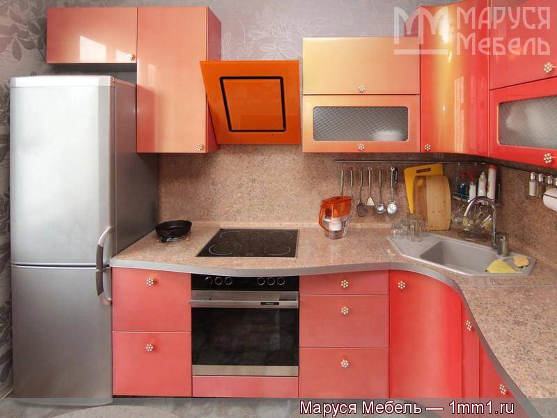 коралловая кухня из мдф с эффектом хамелеона в Нижнекамске