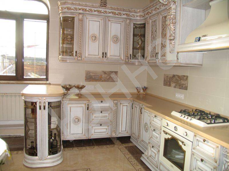 угловой кухонный гарнитур с барной стойкой в Нижнекамске