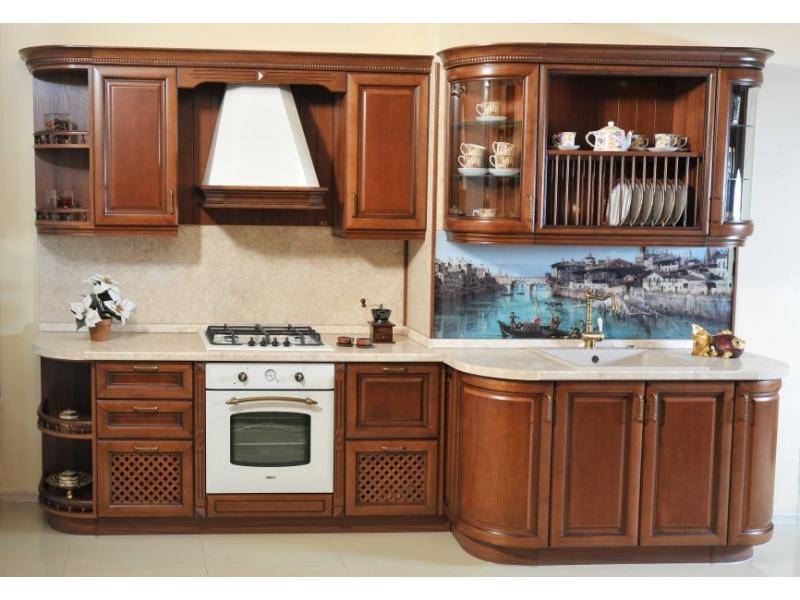 красивый кухонный гарнитур в Нижнекамске