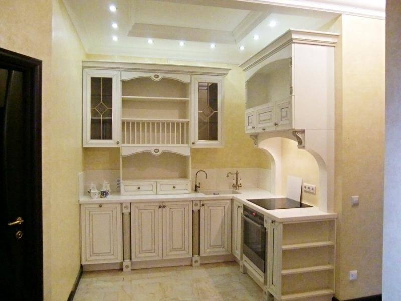 классическая угловая кухня в Нижнекамске