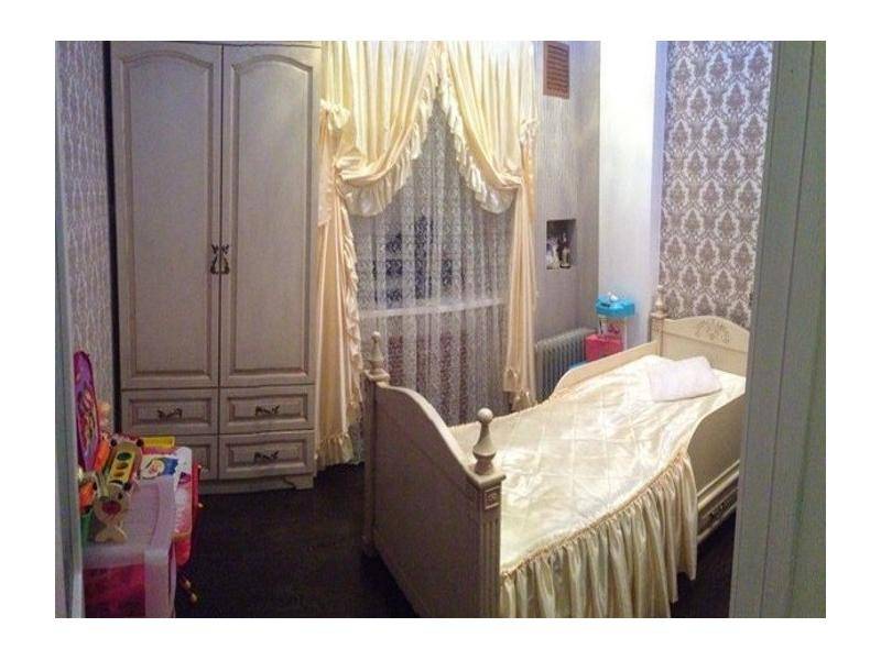 комплект мебели в детскую комнату из массива дуба в Нижнекамске