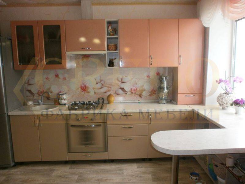 бежевая прямая кухня в Нижнекамске