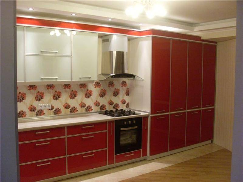 современная прямая кухня в Нижнекамске