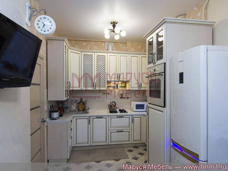кухня угловая кантри массив в Нижнекамске
