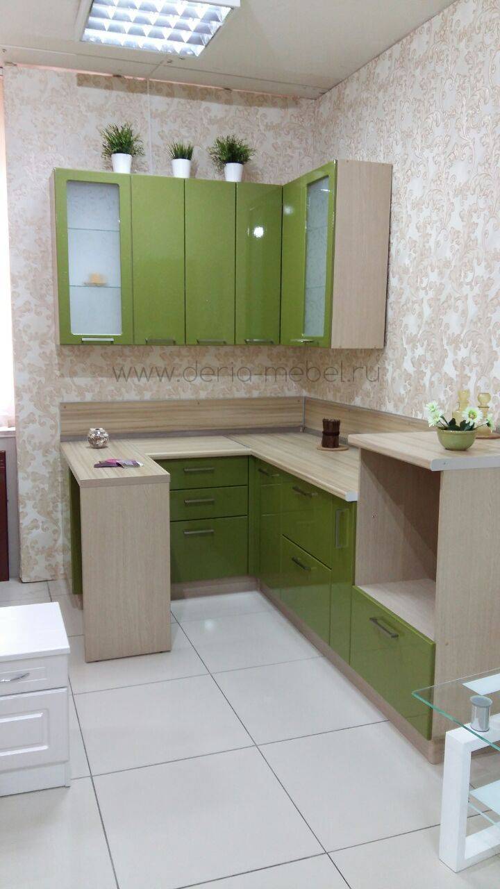 угловая кухня небольшая в Нижнекамске