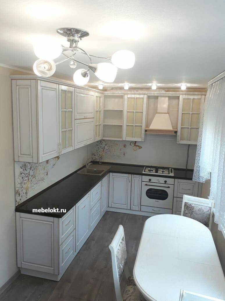 угловая кухня из массива в Нижнекамске