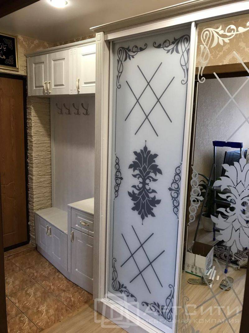 светлая прихожая в Нижнекамске