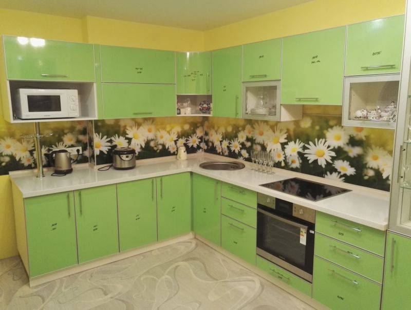 угловая кухня зеленая в Нижнекамске