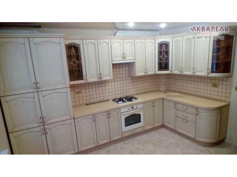 большая угловая кухня из масива в Нижнекамске