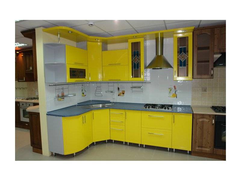 желтая угловая кухня 15 в Нижнекамске