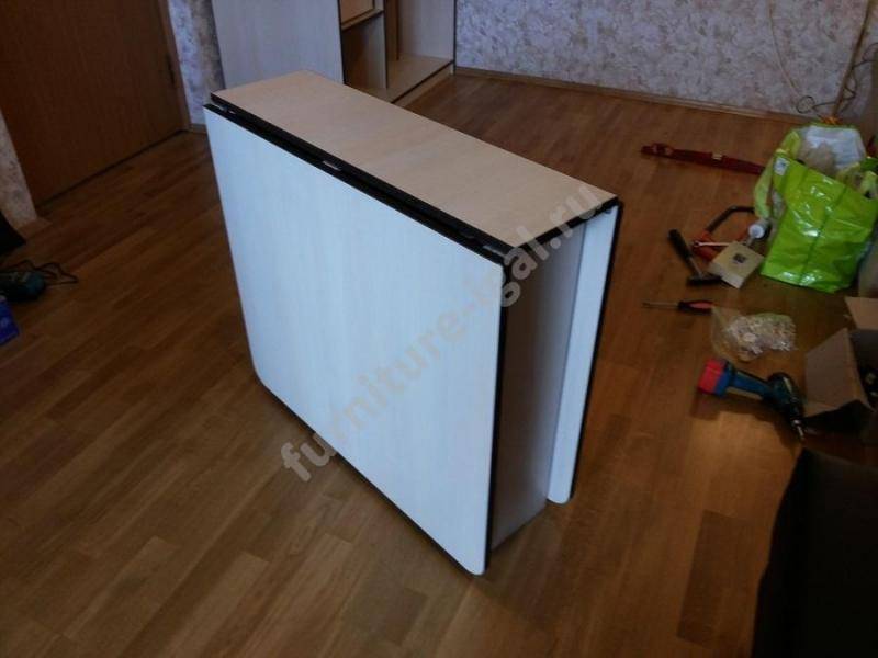 стол-книжка в белом цвете в Нижнекамске