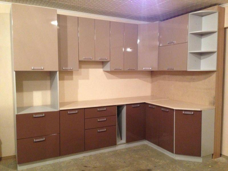 удобный кухонный гарнитур в Нижнекамске