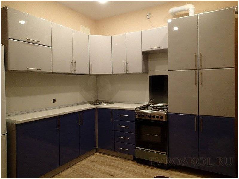красивая угловая кухня в Нижнекамске