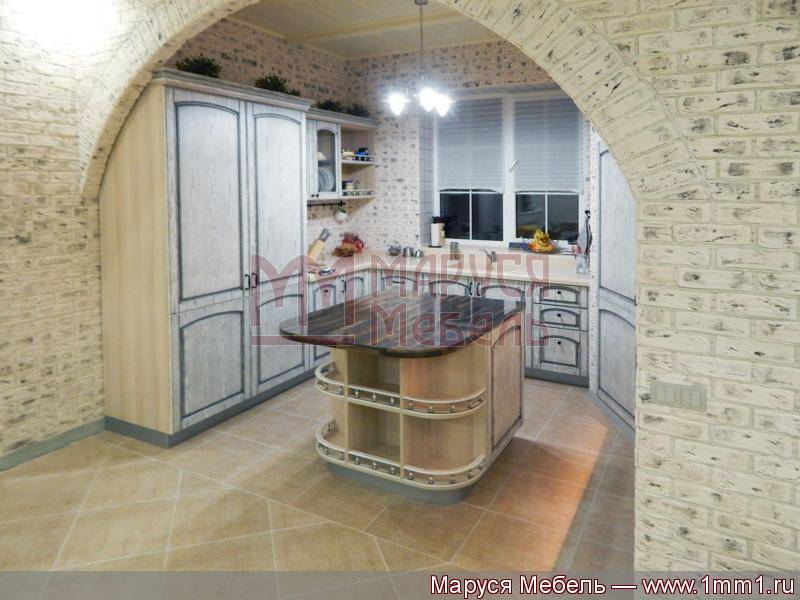 кухня угловая белая с патиной в Нижнекамске