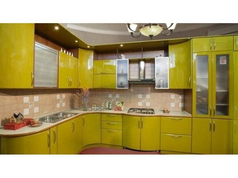 большая кухня с фасадами эмаль в Нижнекамске