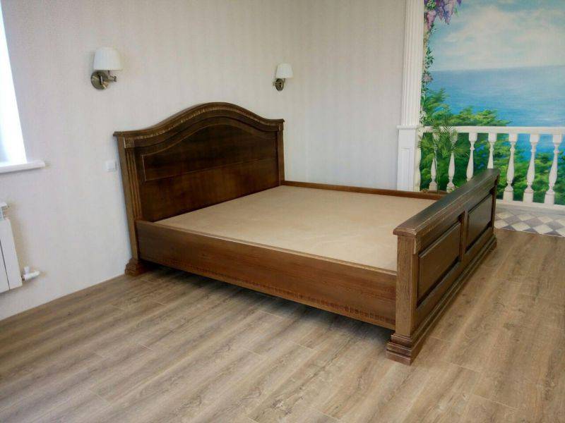 кровать двуспальная из дерева в Нижнекамске