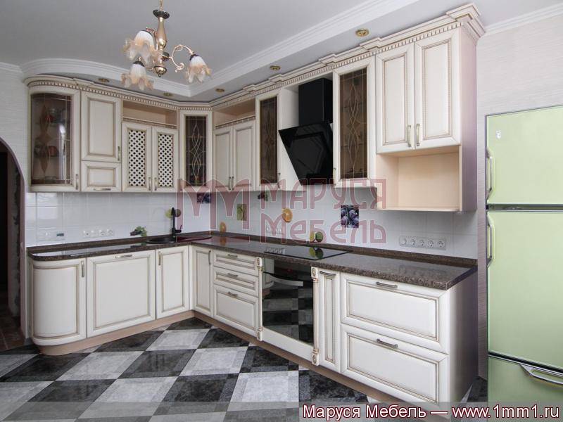 кухня угловая массив в Нижнекамске