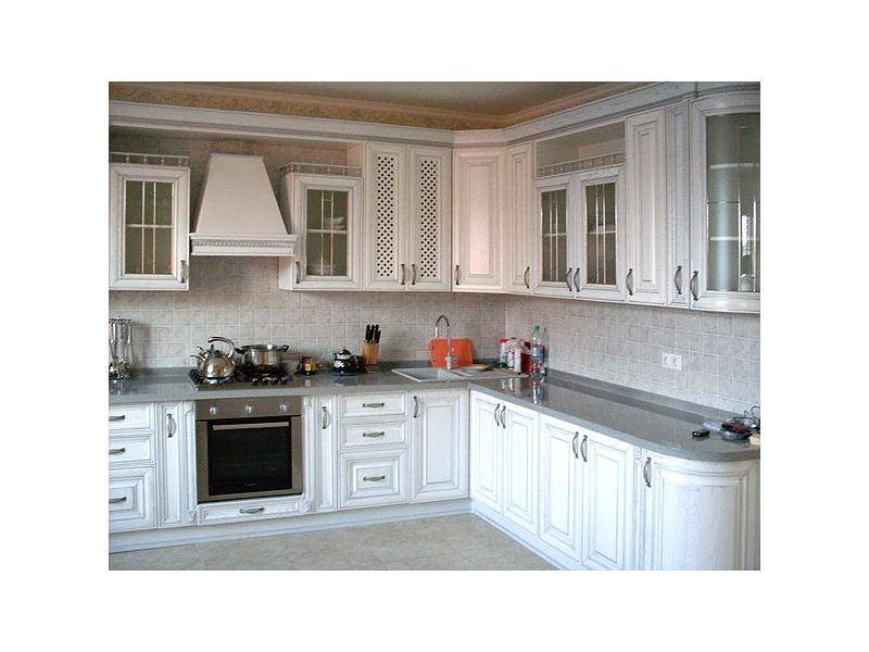 угловая классическая кухня в Нижнекамске
