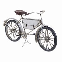 модель bicycle серебристого цвета в Нижнекамске